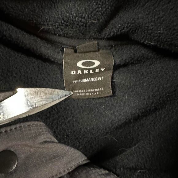 Oakley Performance Fit Fleece Pullover Men’s XL Black Gray Outdoor Quarter Snap - Picture 5 of 7